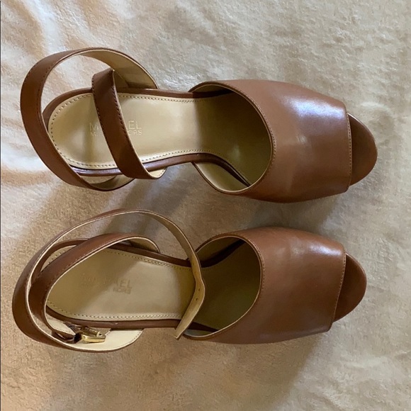 Michael Kors Trina Tan Leather Platform - Picture 4 of 6